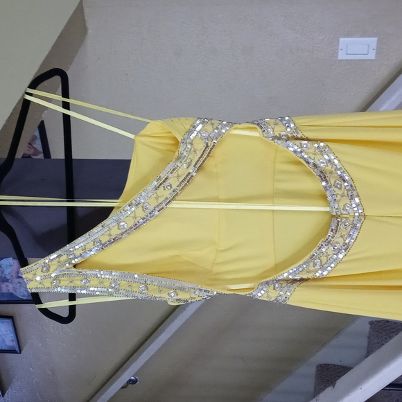 Vibrant Yellow Caché Beaded One-Shoulder Gown Full-Length Dress Women's 10 NWT - Picture 8 of 11